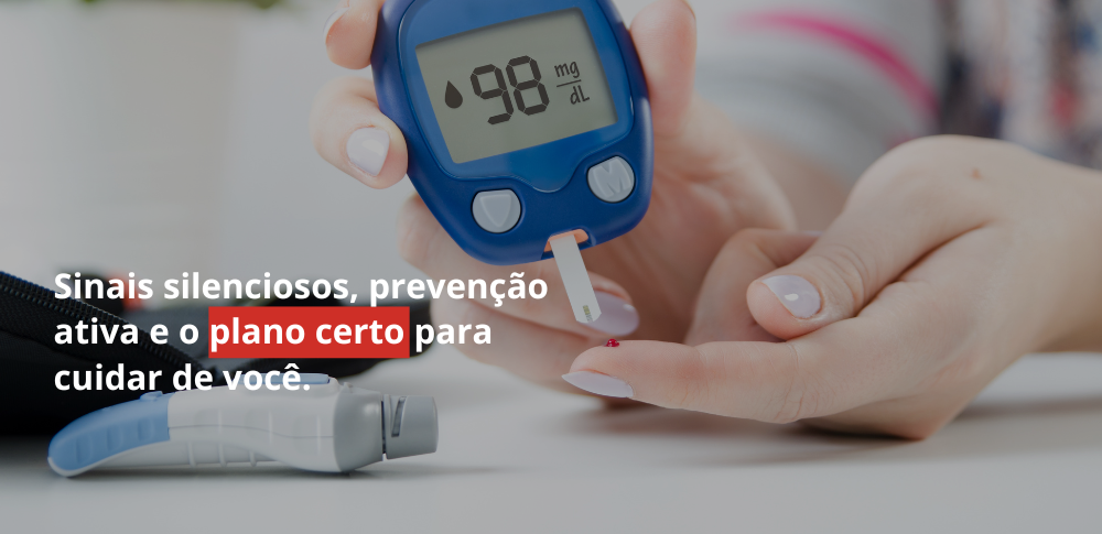 imagem para post blog com mãos medindo a glicemia no aparelho